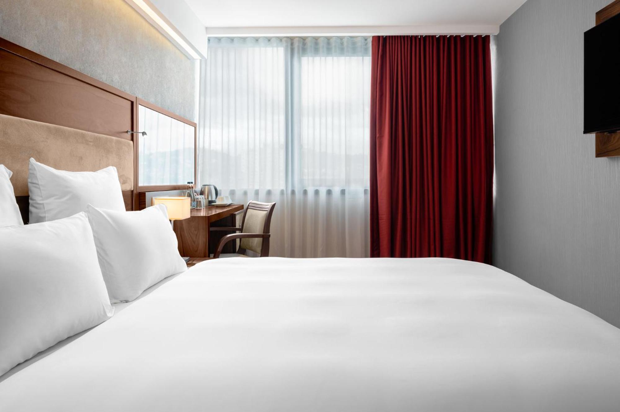 Movenpick Hotel Sarajevo Luaran gambar