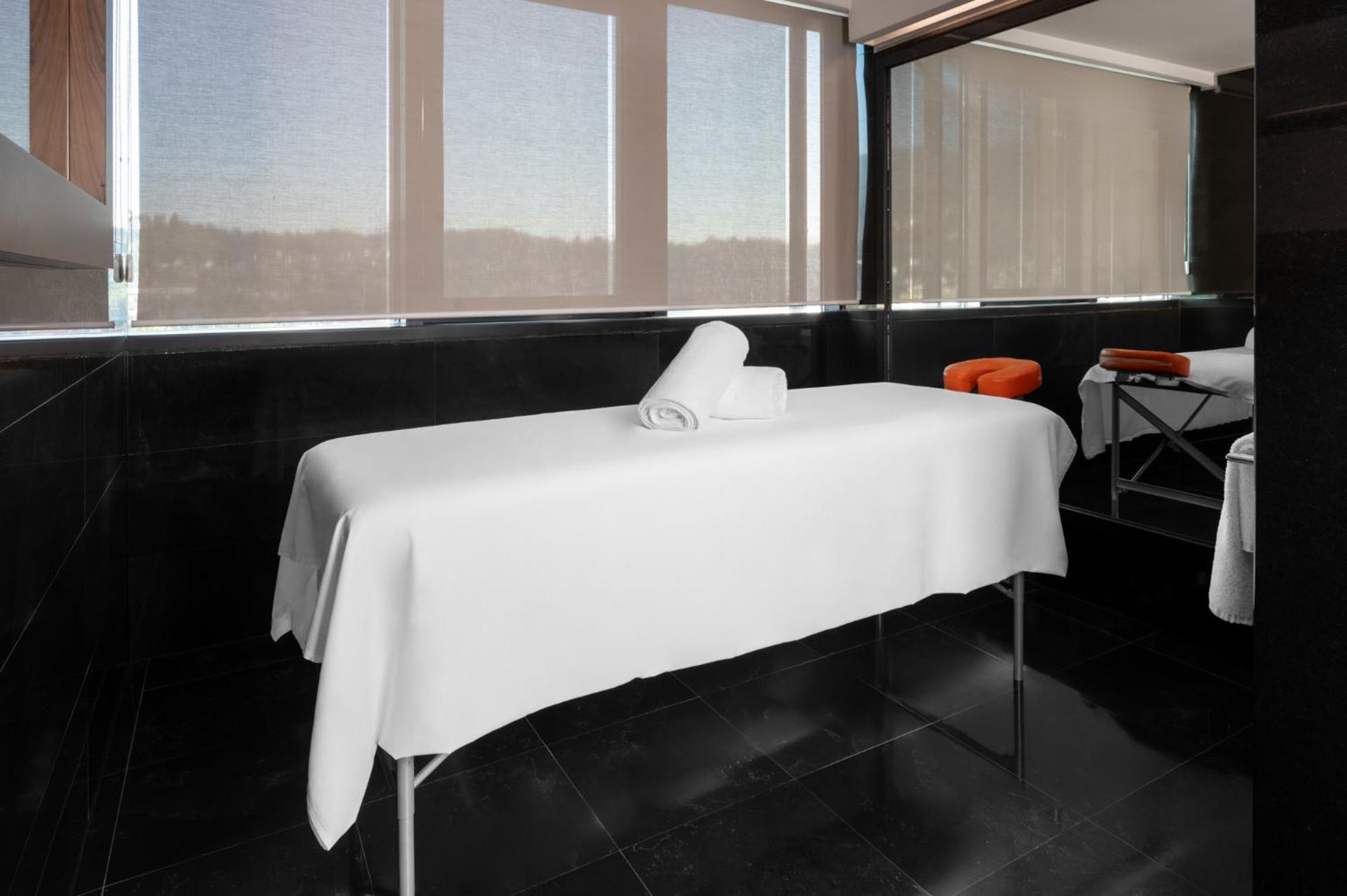 Movenpick Hotel Sarajevo Luaran gambar